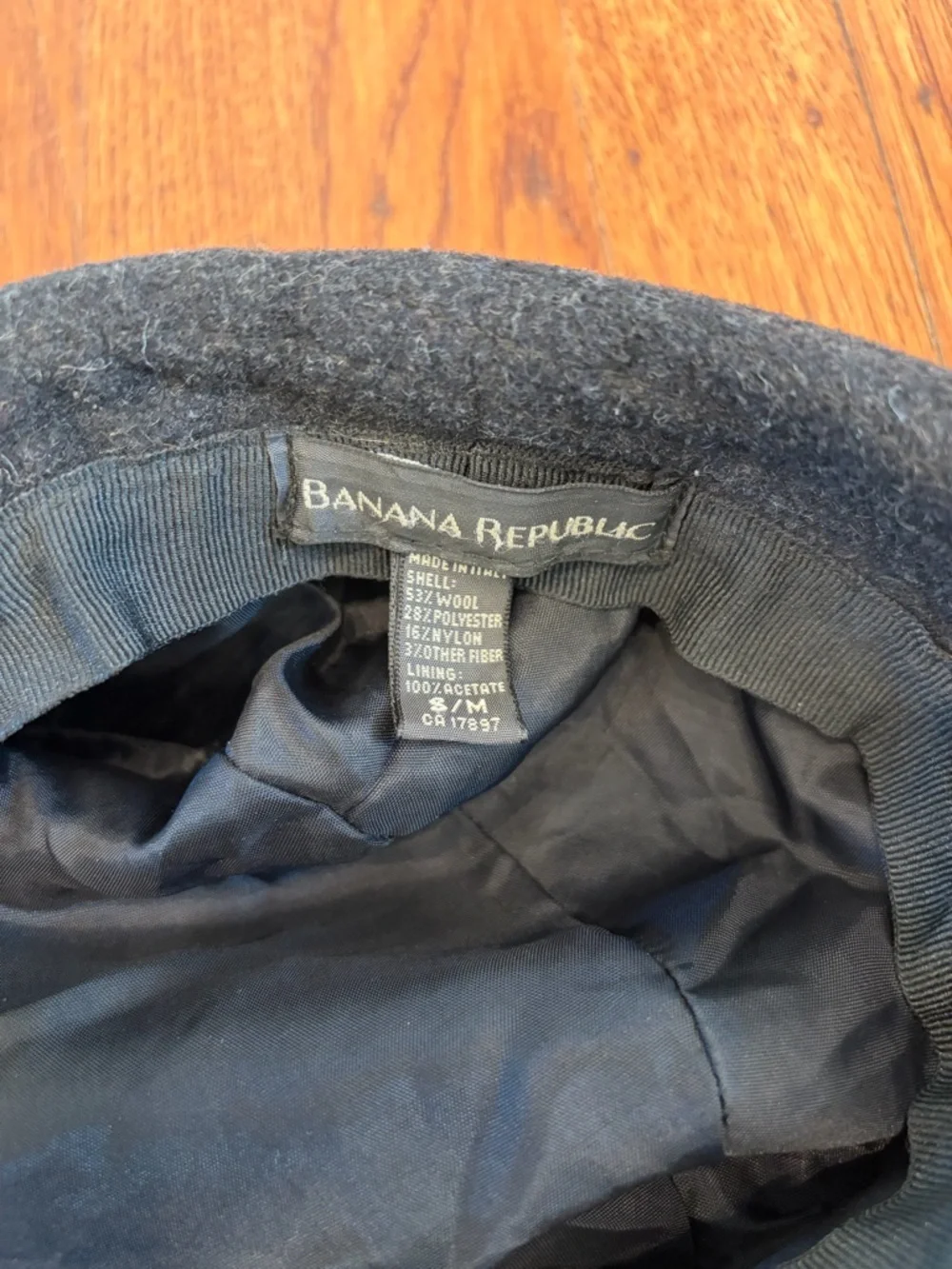 Banana Republic Wool blend Bucket Hat - women’s S/M